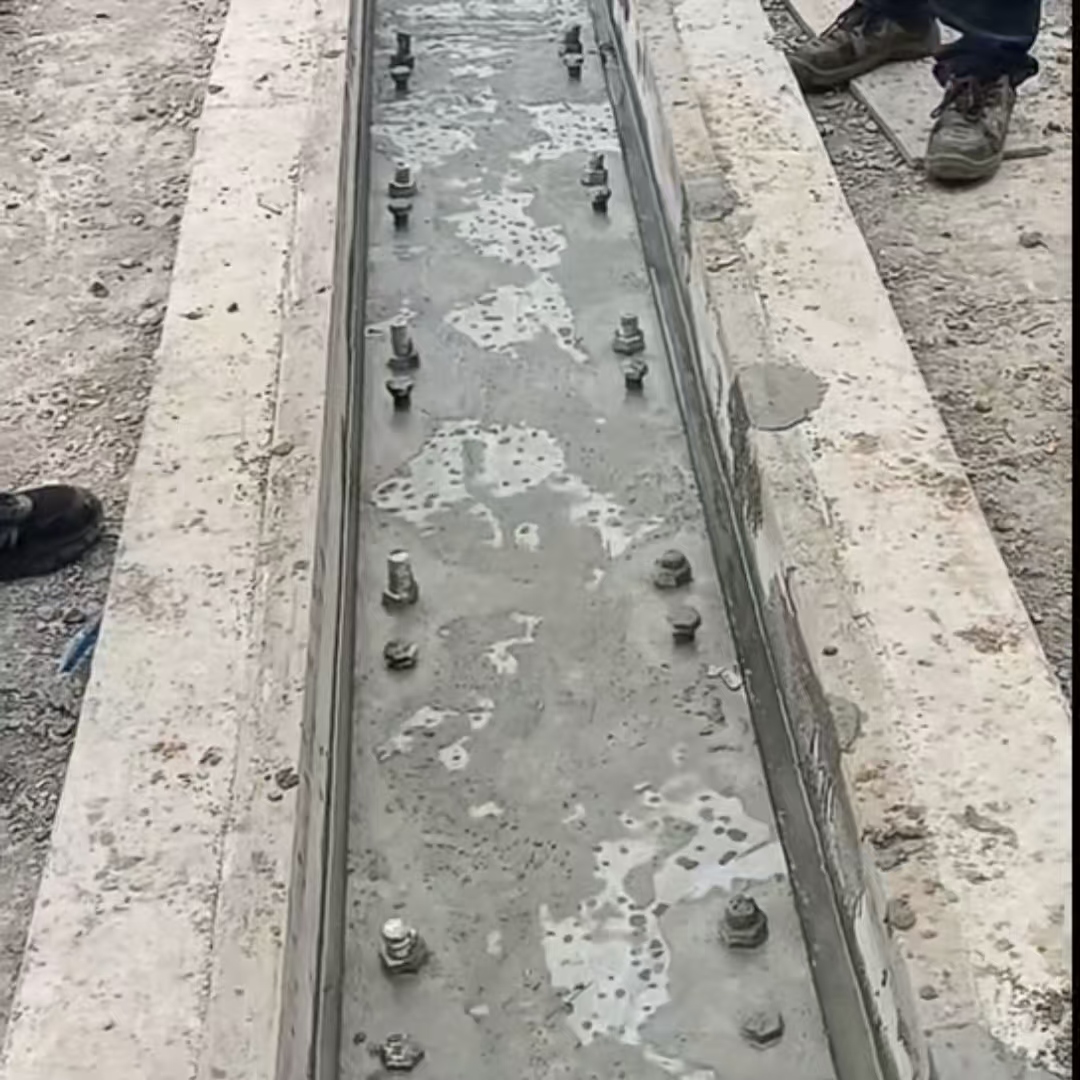 雅江港口码头起重机龙门吊重型机械设备稳固用早强快凝轨道胶泥